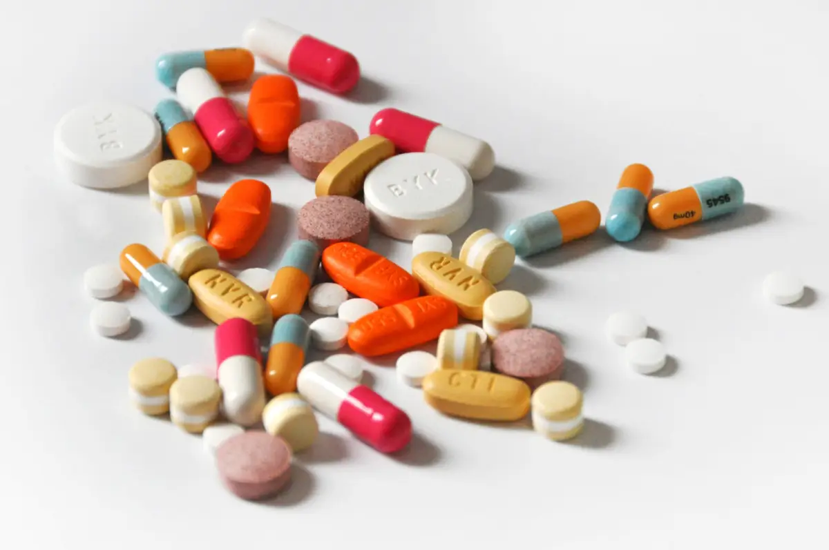 Assumi farmaci biologici? Attenzione a questi effetti collaterali comuni e spesso sottovalutati