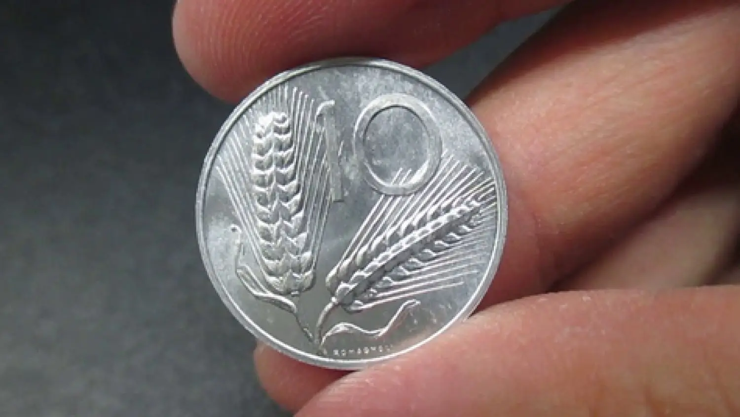 Hai ancora queste monete da 10 lire di Vittorio Emanuele? Controlla subito il valore attuale